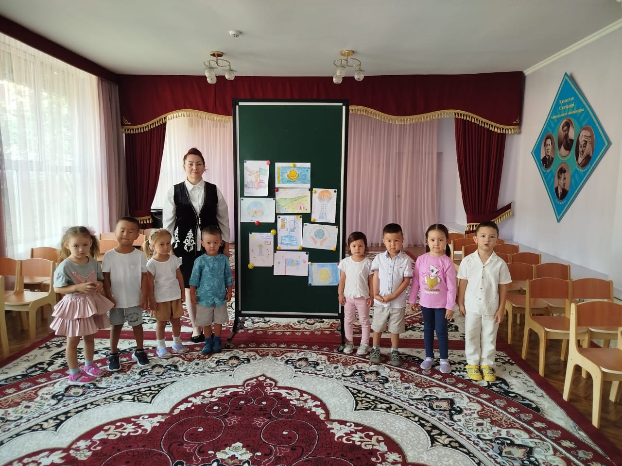 Қазақстан Республикасының Конституциясы күніне арналған суреттер көрмесі/ Выставка рисунков ко Дню Конституции РК