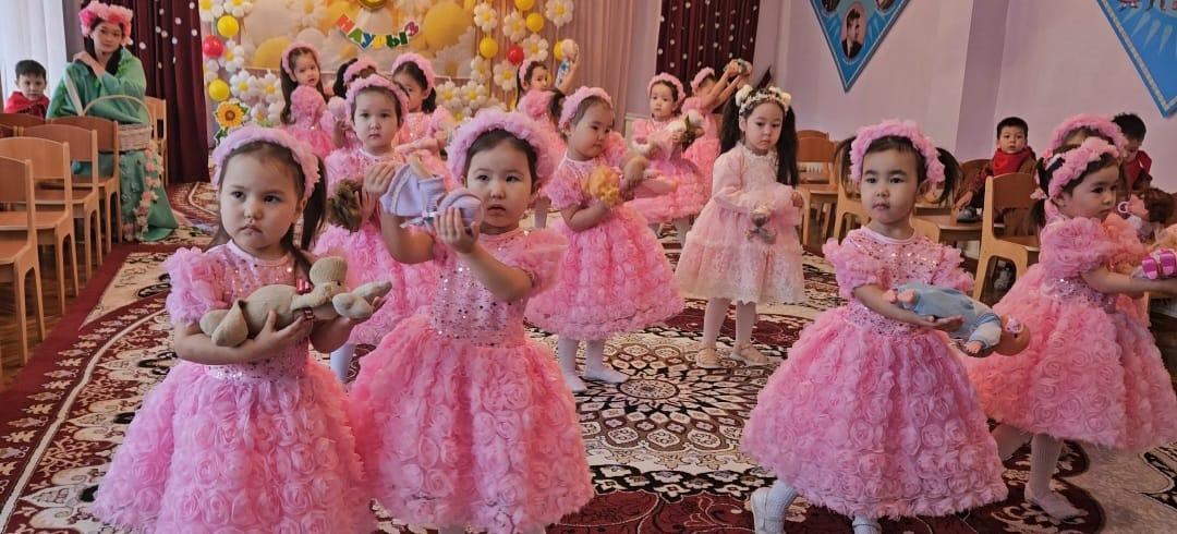 "Аяулы анашым!"